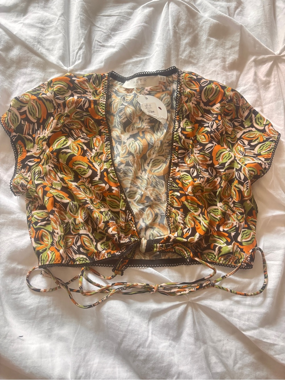 ASTR The Label Printed Tie Back Crop Top XS NWT Boho - Picture 2 of 6